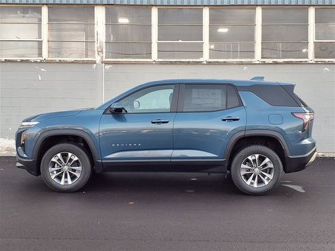 New 2026 Chevrolet Equinox LT image 2