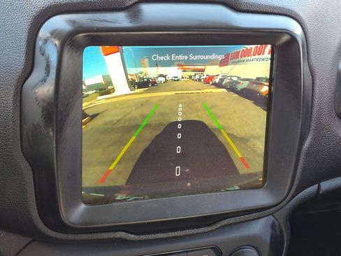Used 2022 Jeep Renegade Trailhawk AWD/4WD image 22