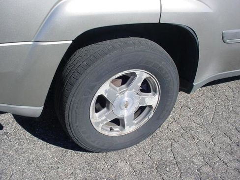 Used 2002 Chevrolet TrailBlazer LT w/ Driver Convenience Pkg image 4