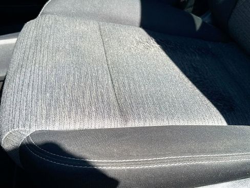 Used 2021 Nissan Rogue SV image 15