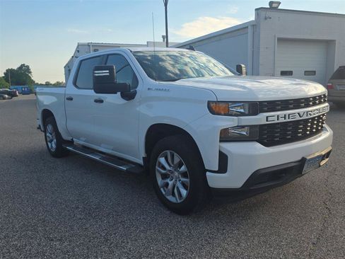 Used 2019 Chevrolet Silverado 1500 Custom w/ Custom Max Trailering Package AWD/4WD image 8