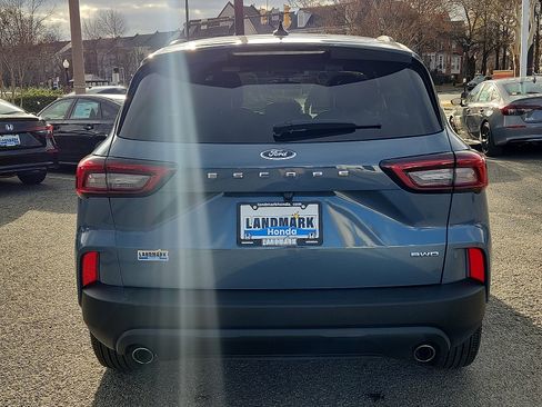 Used 2025 Ford Escape ST-Line w/ Cold Weather Package image 5