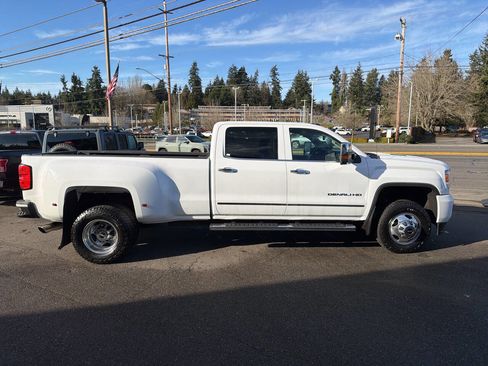Used 2015 GMC Sierra 3500 Denali w/ Duramax Plus Package image 9