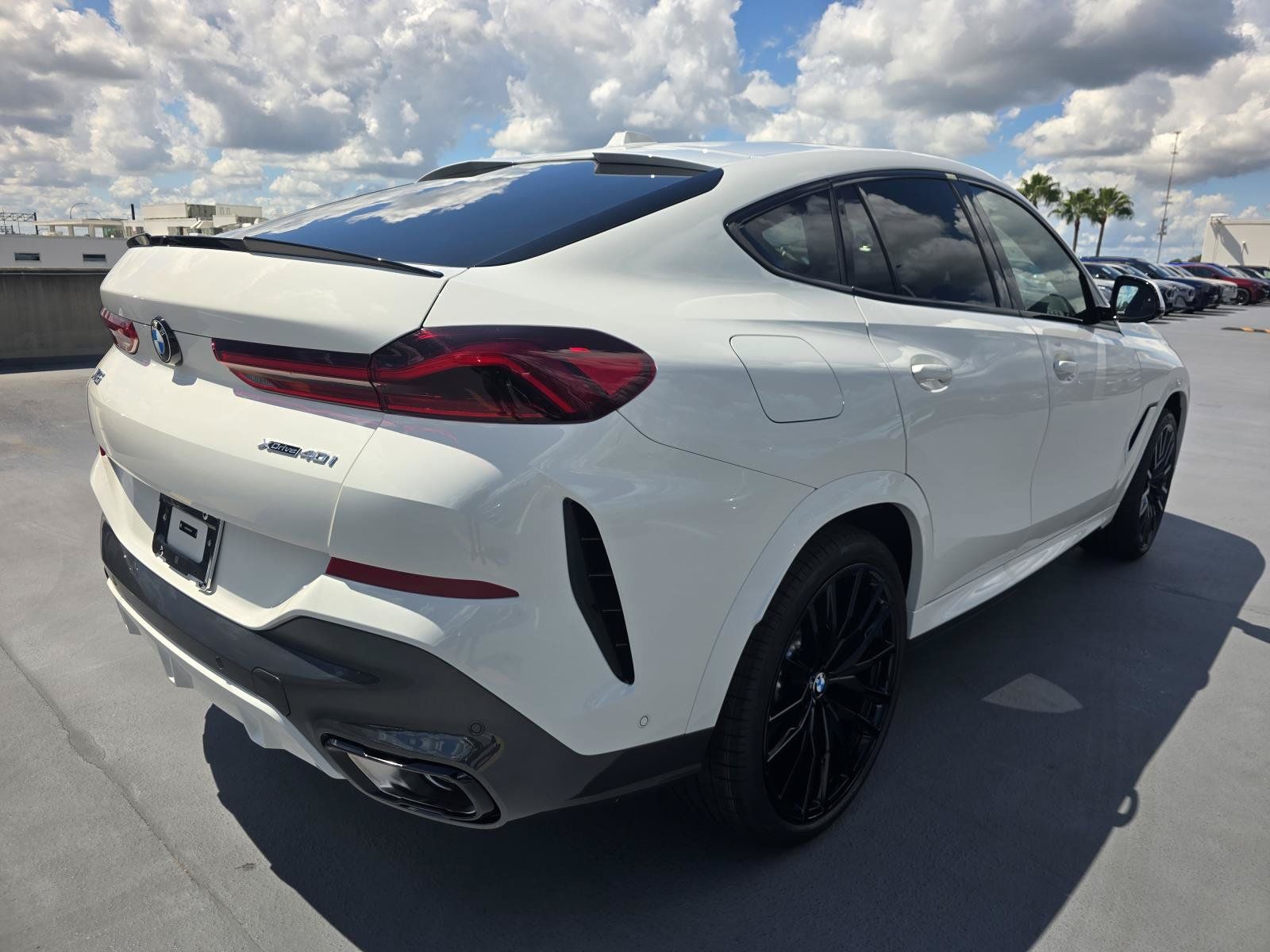 New 2027 BMW X6 xDrive40i w/ Climate Comfort Package AWD/4WD image 3