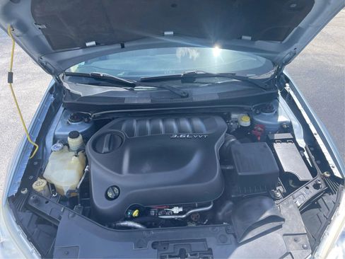 Used 2012 Chrysler 200 Limited FWD image 18