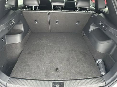 Used 2025 Volkswagen Tiguan SE R-Line image 37