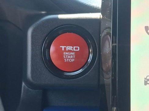 Used 2025 Toyota Tacoma TRD Sport AWD/4WD image 21