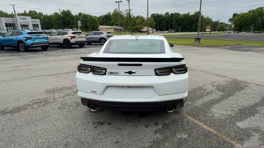 Used 2023 Chevrolet Camaro LT RWD image 7