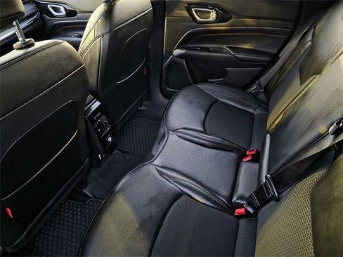 Used 2022 Jeep Compass Trailhawk image 20