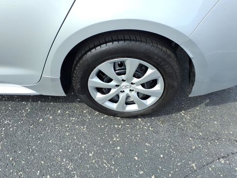 Used 2023 Toyota Corolla LE image 6