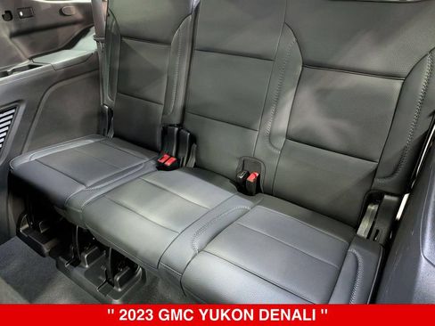 Used 2023 GMC Yukon Denali w/ Advanced Technology Package AWD/4WD image 32
