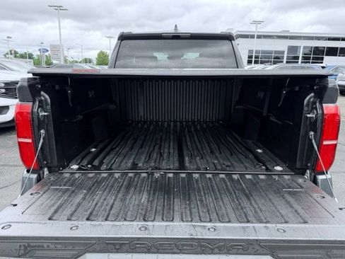 Used 2025 Toyota Tacoma TRD Off-Road AWD/4WD image 10