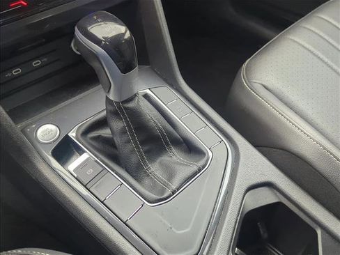 Used 2024 Volkswagen Tiguan SE image 12