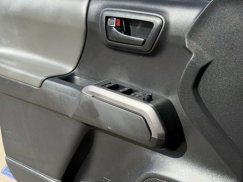 Used 2022 Toyota Tacoma SR5 RWD image 24