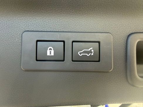Certified 2025 Subaru Forester Premium AWD/4WD image 28