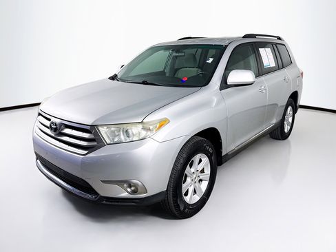 Used 2012 Toyota Highlander Base image 4