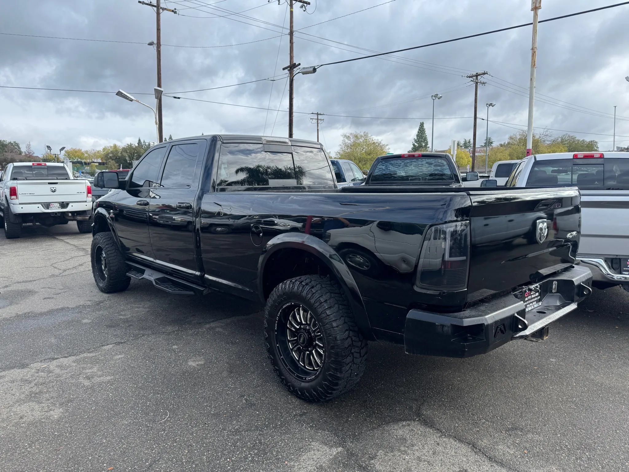 Used 2014 RAM 3500 Laramie w/ Black Appearance Group AWD/4WD image 5