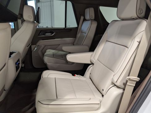 Used 2025 GMC Yukon Denali w/ Denali Reserve Package AWD/4WD image 17