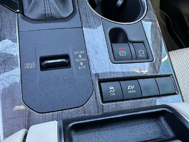Used 2021 Toyota Highlander Platinum FWD image 37