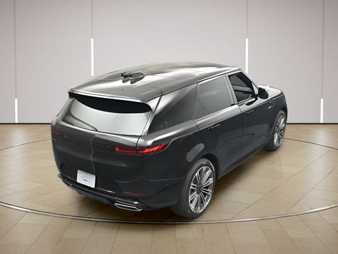 New 2026 Land Rover Range Rover Sport Dynamic SE AWD/4WD image 34