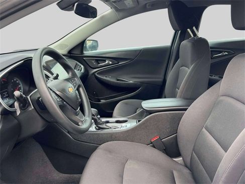 Used 2024 Chevrolet Malibu LT image 17