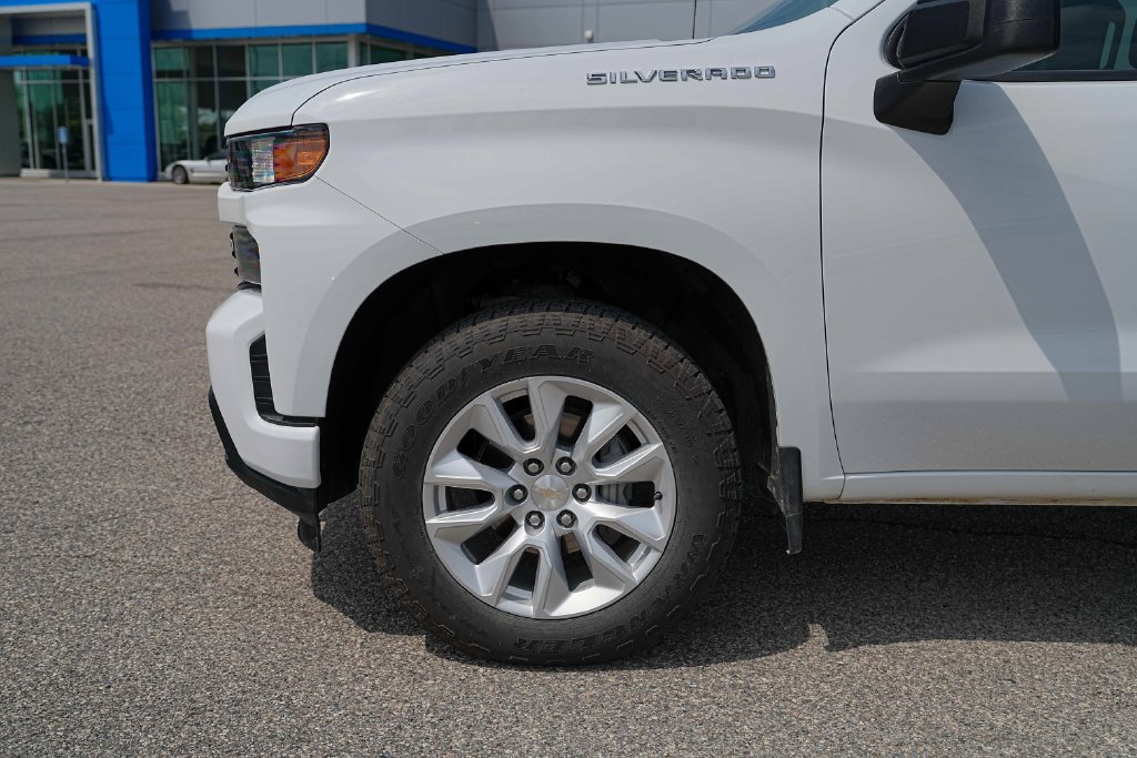 Used 2020 Chevrolet Silverado 1500 Custom w/ Trailering Package AWD/4WD image 12