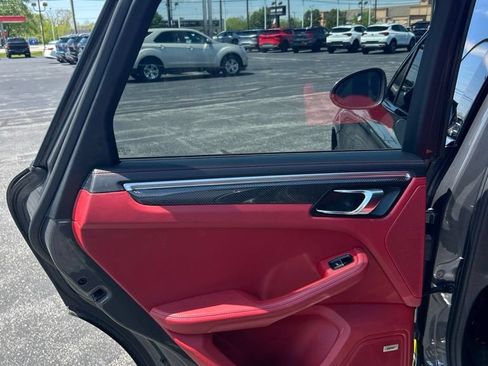 Used 2017 Porsche Macan GTS AWD/4WD image 44