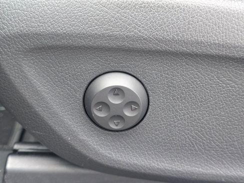 Used 2024 Mercedes-Benz GLS 450 4MATIC image 42