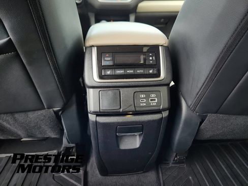 Used 2023 Subaru Ascent Limited AWD/4WD image 29
