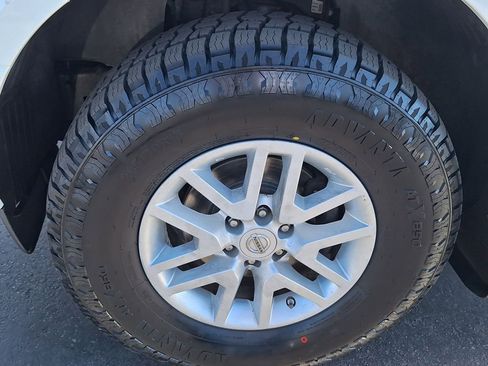 Used 2021 Nissan Frontier SV w/ SV Utility Package image 27