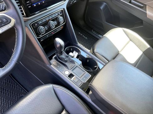 Certified 2022 Volkswagen Atlas SE w/ Panoramic Sunroof Package FWD image 17