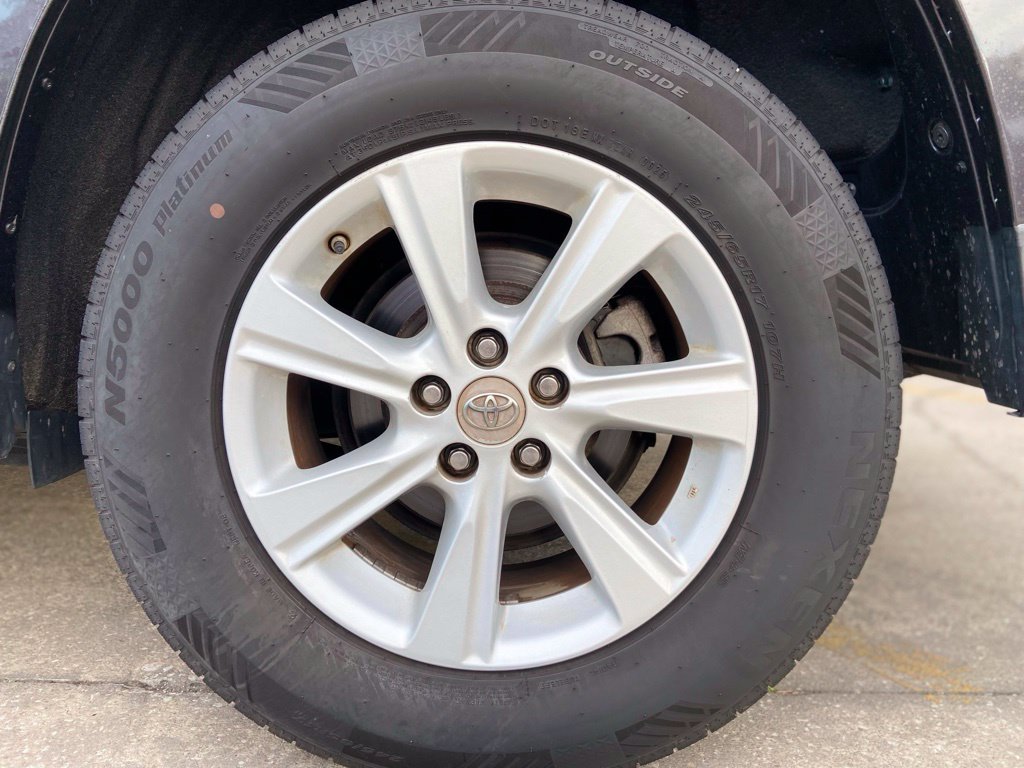 Used 2013 Toyota Highlander Plus FWD image 11
