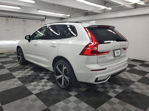 Used 2022 Volvo XC60 B6 R-Design image 4