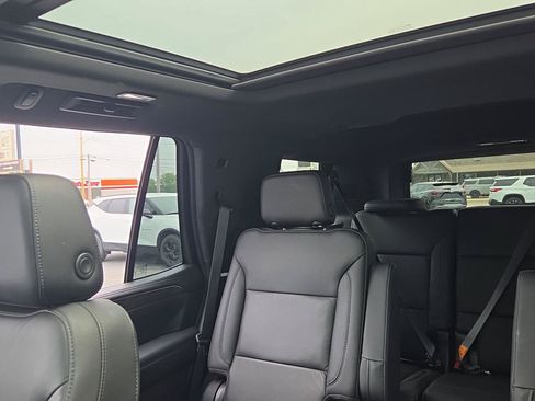 Used 2021 Chevrolet Tahoe LT w/ LT Signature Package AWD/4WD image 17