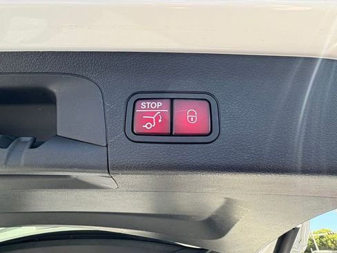 Used 2021 Mercedes-Benz GLS 450 4MATIC image 21