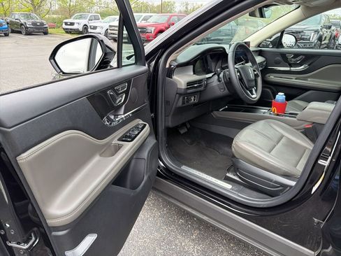 Used 2024 Lincoln Corsair AWD w/ Equipment Group 101A image 6