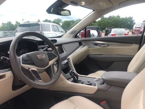 Used 2023 Cadillac XT5 Premium Luxury w/ LPO, Floor Liner Package AWD/4WD image 7