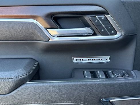 New 2026 GMC Sierra 1500 Denali w/ Denali Reserve Package image 11