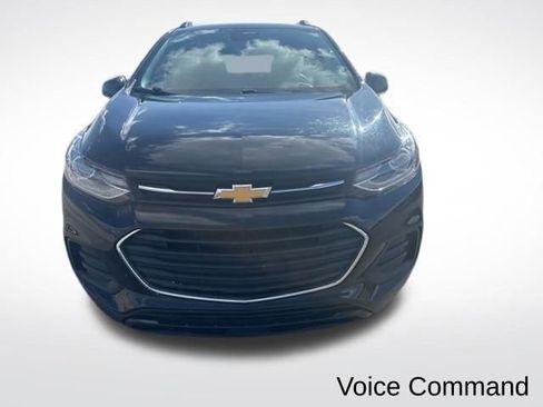 Used 2020 Chevrolet Trax LT w/ LT Convenience Package image 4