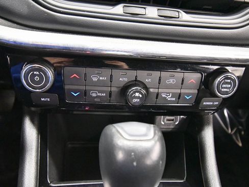 Used 2023 Jeep Compass Limited image 25