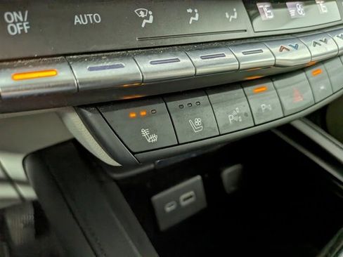 Used 2020 Cadillac XT4 Premium Luxury w/ Enhanced Visibility Package image 7