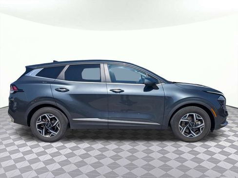 Used 2024 Kia Sportage LX FWD image 2
