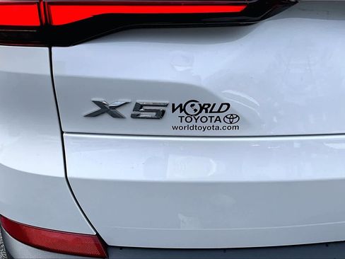 Used 2022 BMW X5 xDrive40i w/ Premium Package image 30