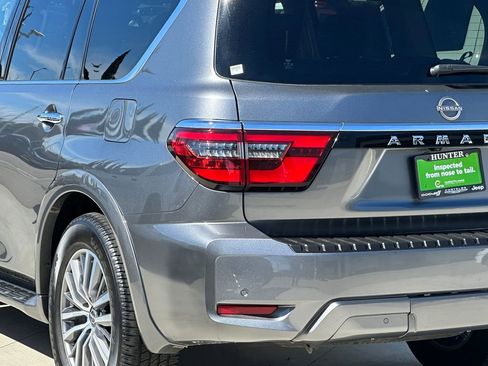 Used 2024 Nissan Armada SL w/ Captain's Chairs Package image 5