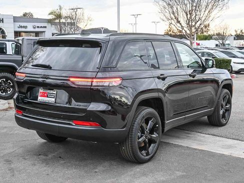 New 2025 Jeep Grand Cherokee Limited image 4