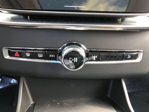 New 2026 Volvo XC90 B6 Plus w/ Protection Package Premier image 28