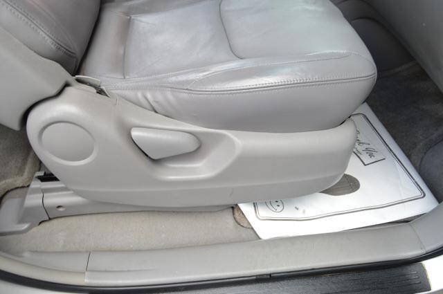 Used 2004 Toyota Sienna XLE Limited w/ Limited Pkg 5 FWD image 31