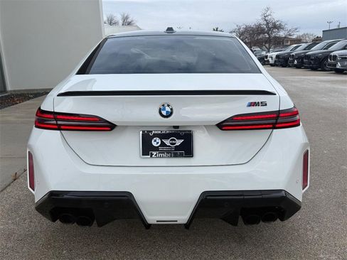 Used 2025 BMW M5 w/ Carbon Package image 4