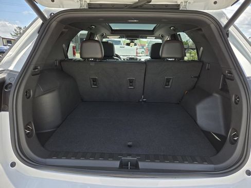 Used 2024 Chevrolet Equinox RS FWD image 17