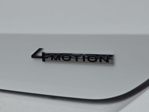 New 2026 Volkswagen Taos SE AWD/4WD image 13